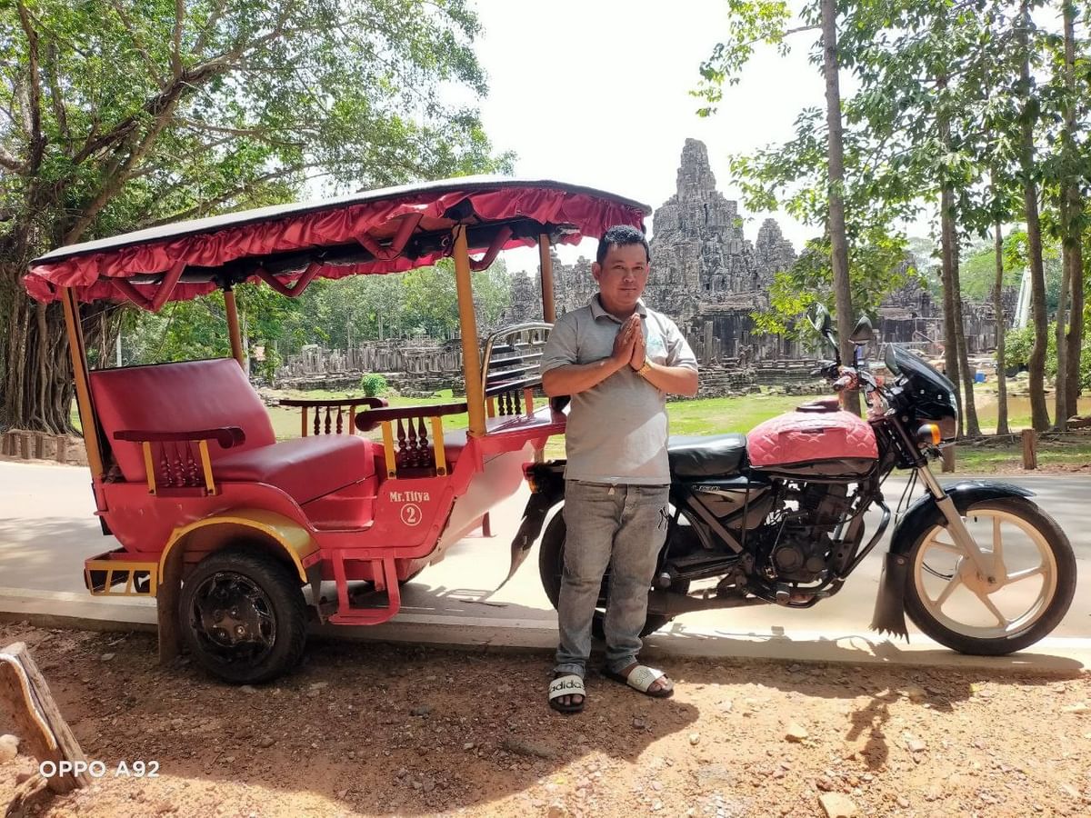 Private Angkor Wat Tuk-Tuk Tour with Sunrise, Sunset & Local Markets
