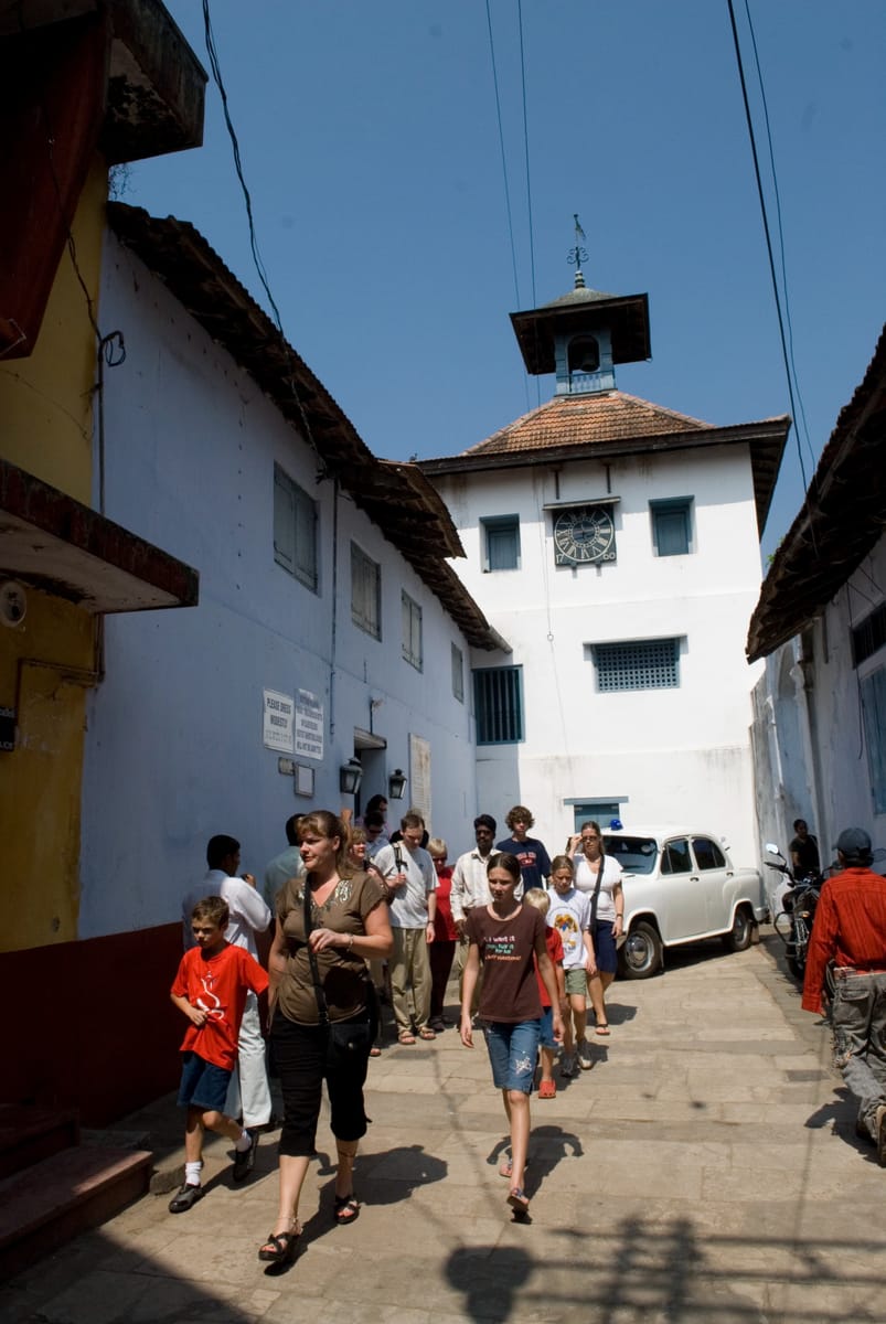 Backwaters & Beyond: Exploring South India’s Temples