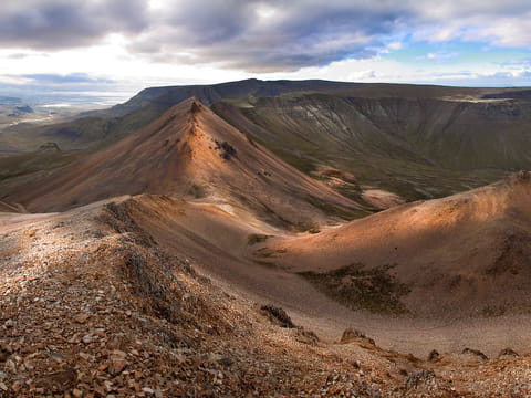 Peaks coloured by the rhyolite
