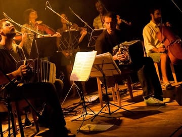 Enjoy a live orchestra during the night milonga tour.