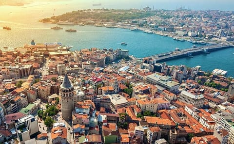 Explore Galata Tower and Fener-Balat Neighborhoods by Ferry in Istanbul