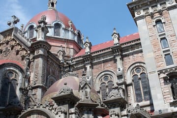 Cultural Walking Tour of Oviedo's Medieval Heritage and Cider Traditions
