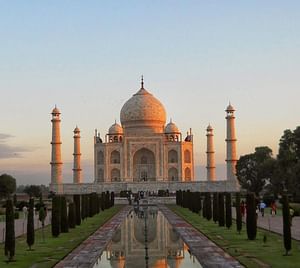 Full-Day Taj Mahal Sunrise Excursion from Delhi 