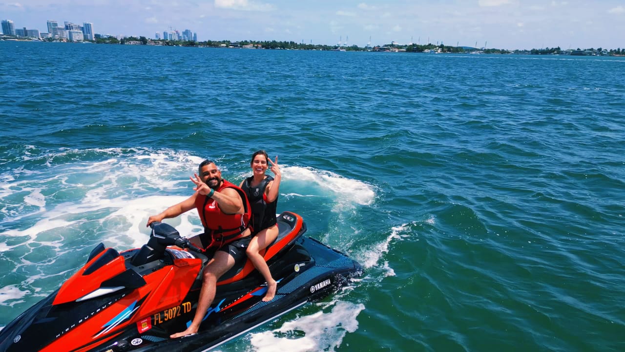 Miami Ultimate Water Experience: Jet Skis, Tubing, Open Bar & Celebrity Mansions Cruise by Big Dave 3