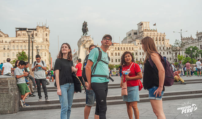 Street Food, Market and Old Eateries Tour 4