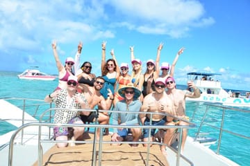 Private Luxury Boat Cruise in Punta Cana with Drinks