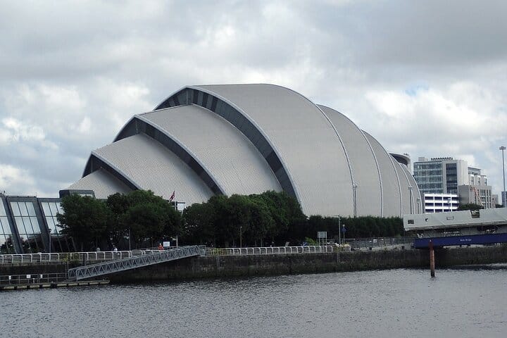 Glasgow Private Walking tour with a Professional Guide 4