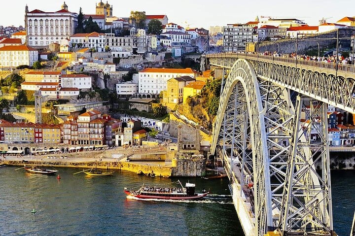 Lisbon to Porto with stops Aveiro-Fátima-Coimbra-Tomar-Nazaré-Óbidos