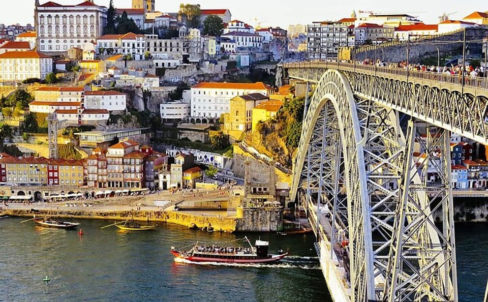 Lisbon to Porto Tour with Aveiro, Coimbra, and Fátima Stops