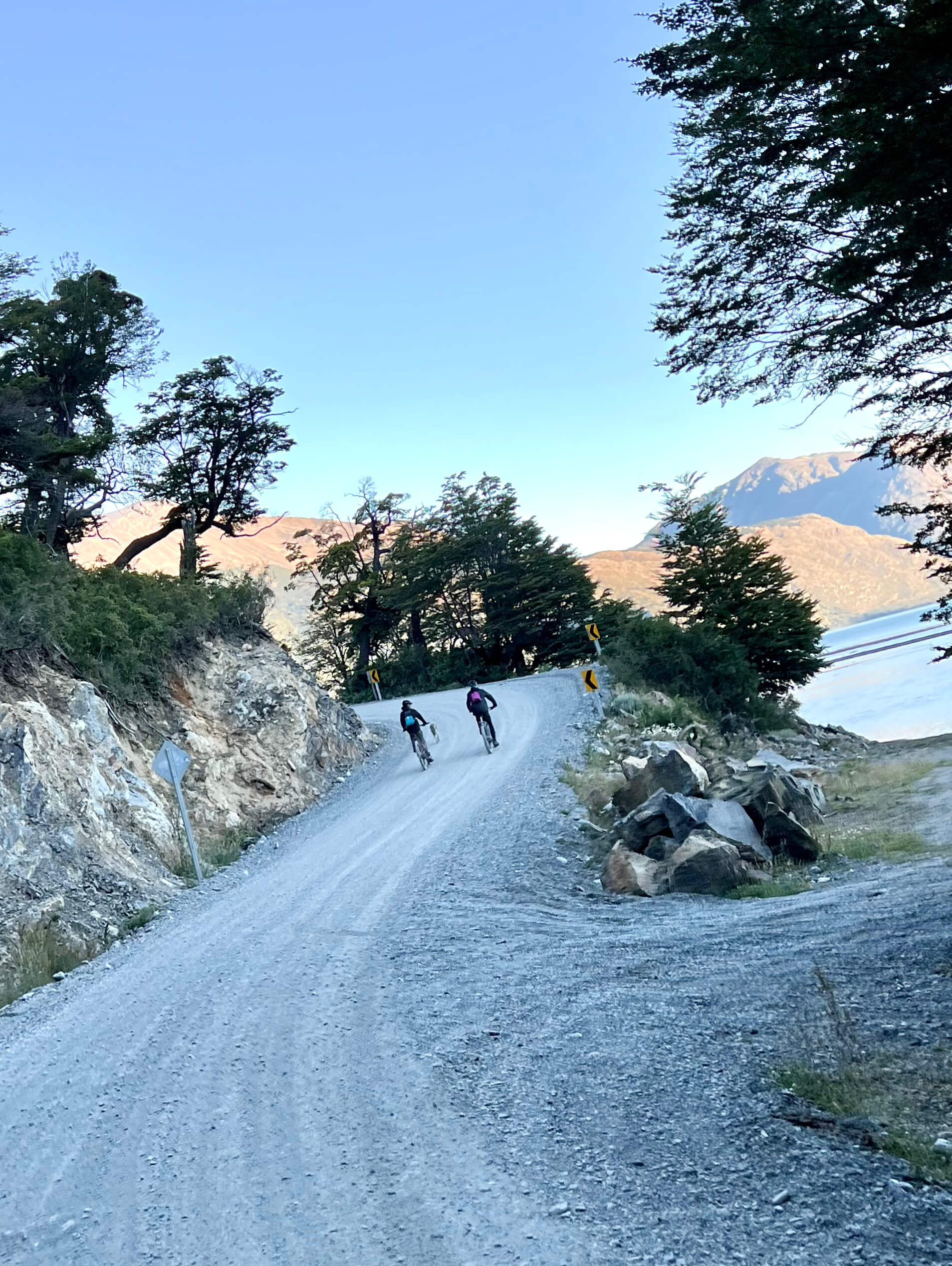 Con nuestras eBikes, llegas más lejos y las cuesta de la Carrera Austral hacia Villa O'Higgins, no duelen!