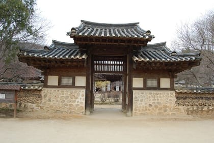 Suwon Hwaseong Fortress and Korean Folk Village Day Tour from Seoul