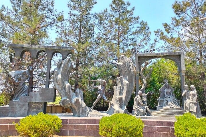 Nizami_Ganjavi_mausoleum_in_Ganja,_Azerbaijan_Ganja_tour_Baku_Nizami_Ganjavi-VLA Travel-Khamsa-Xamsa-Xemse-03