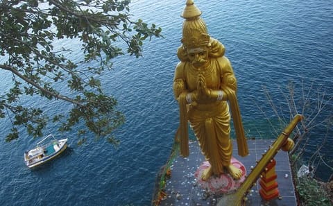 Colombo to Trincomalee and Nilaveli Beach Tour