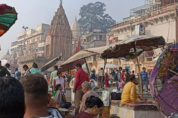 Cultural Tour of Varanasi: Temples and Ganga Aarti Experience