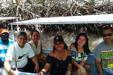 Cultural Tour of Oak Ridge, Honduras: Explore the Venice of Roatan