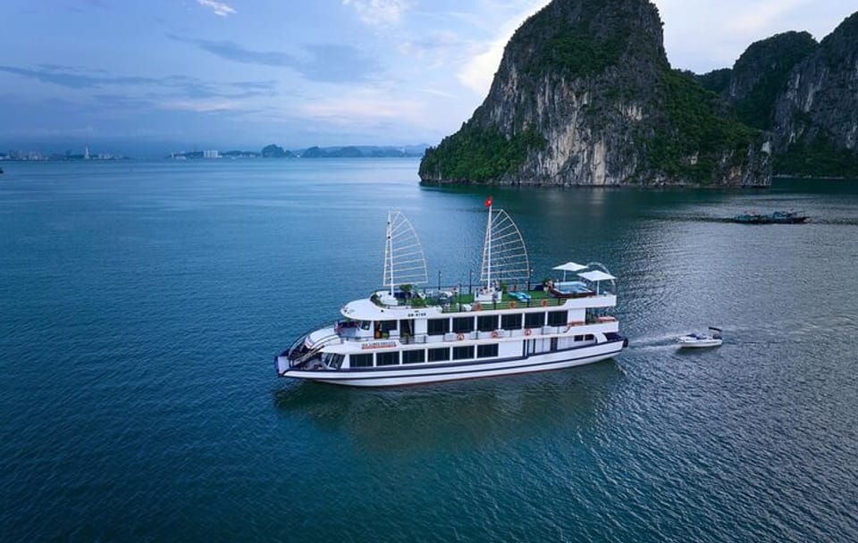 PREMIUM Halong Day Trip, Buffet Lunch, Cave, Island & Jacuzzi