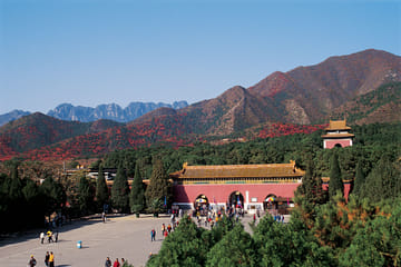 Juyongguan Great Wall and In-depth Tour of Ming Tombs