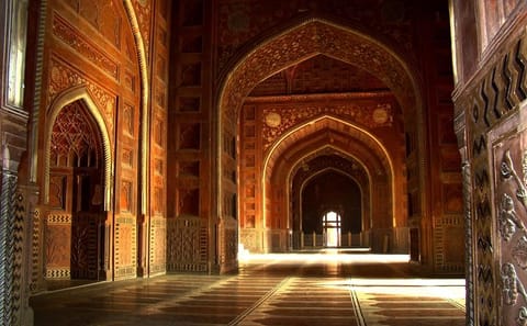 Agra Sightseeing Tour with Private Vehicle and Guide