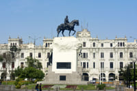 <p>Lima City Tour - Statue of General San Martin on horseback in Plaza San Martin</p>