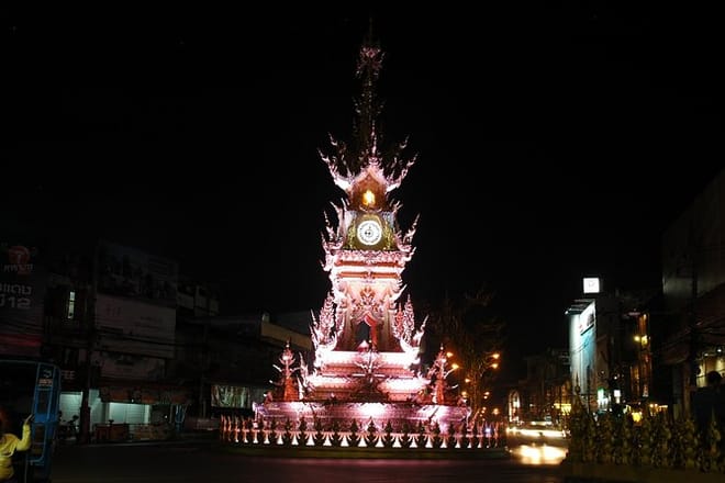 Chiang Rai by Night with Show, Dinner and Trishaw Ride 5