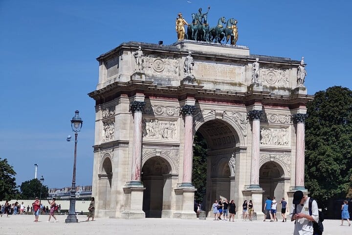 4 hours Paris Private Trip with one Indian Meal - Hotel pickup  4