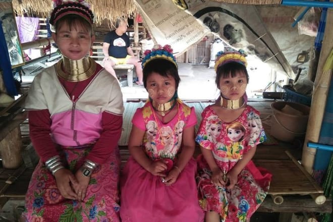 Chiang Mai-Chiang Rai: White and Blue Temple-Black Museum-Golden Triangle-Boat Trip 4
