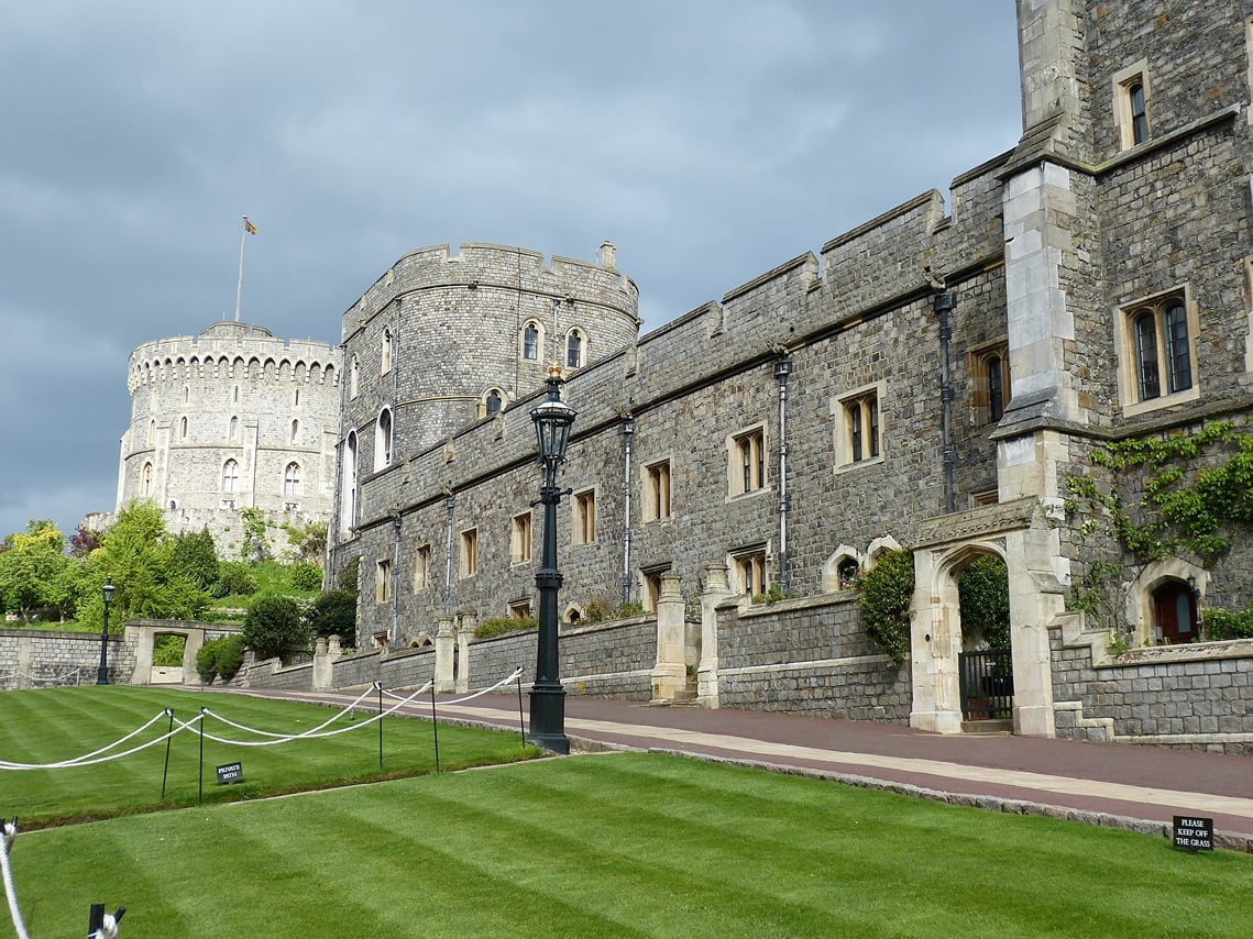 Royal Windsor Castle Tour Private including tickets 9