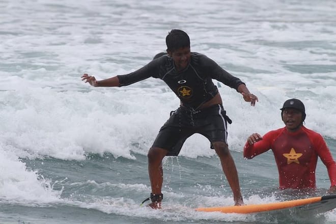 Surfing in Weligama 6
