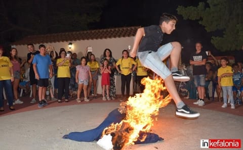 Kefalonia Festivals Tour: Food, Wine, and Music in Argostolion
