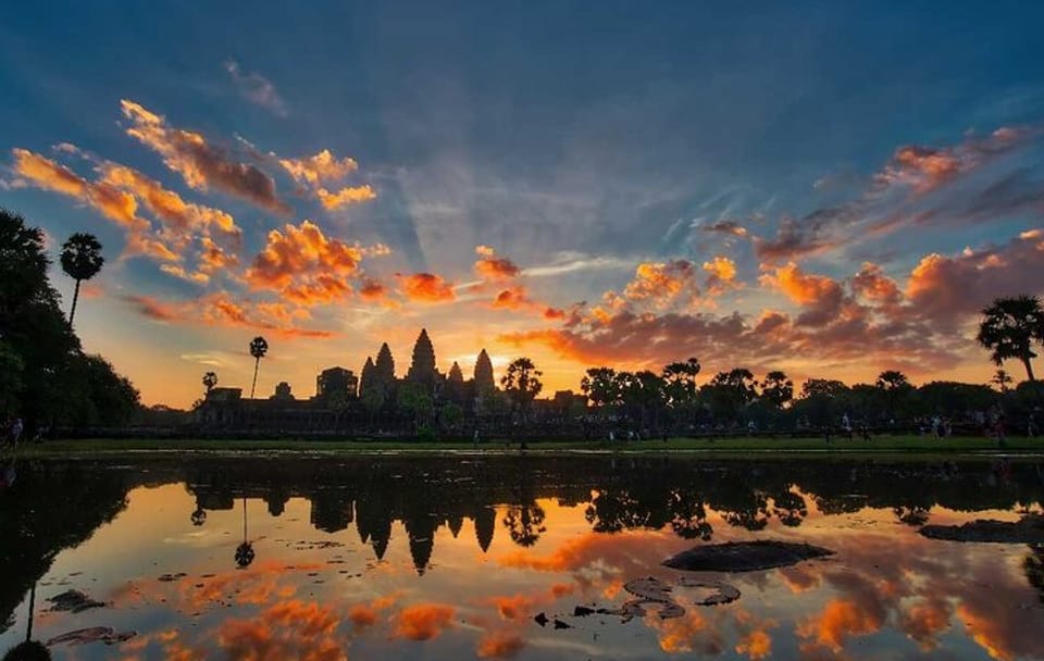 Angkor Wat Sunrise and Temple Tour in Siem Reap