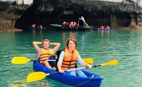 Halong Bay Day Tour with 6-Hour Cruise from Hanoi