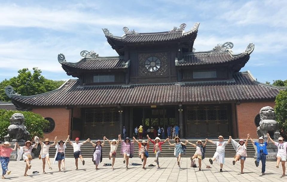Ninh Binh Day Tour with Boat Trip at Trang An from Hanoi