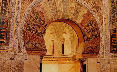 Private 10-Hour Cultural Tour of Córdoba with Photography Session