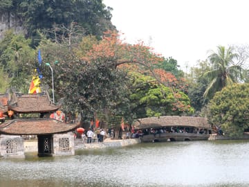 Duong Lam Ancient Village Day Trip from Hanoi