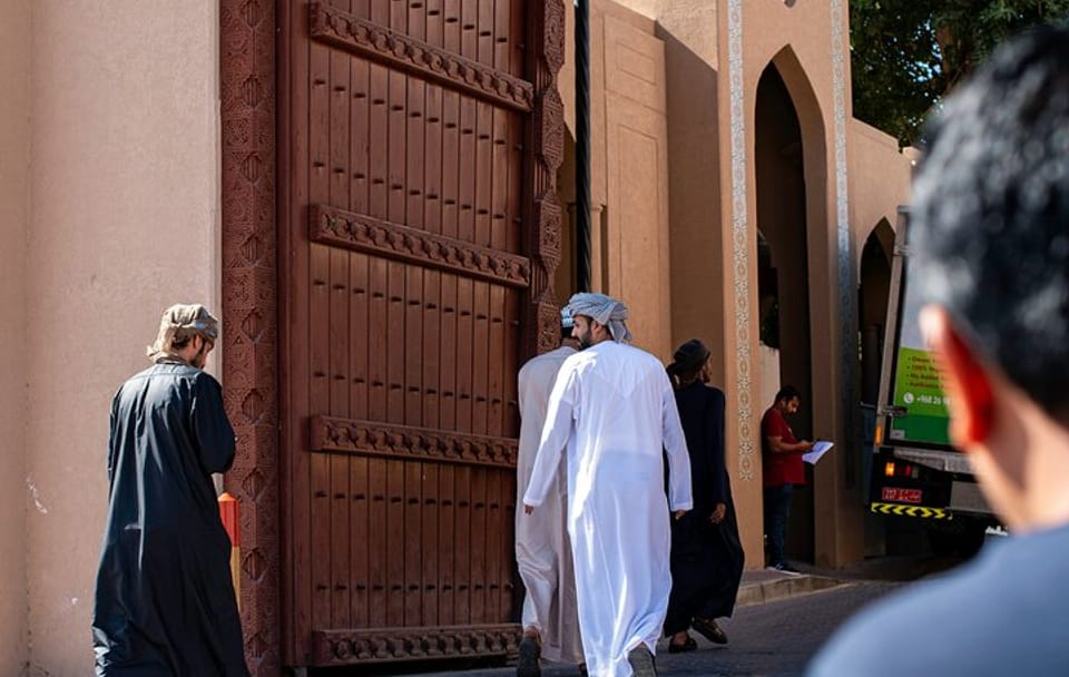 Nizwa Night Tour: Cultural Insights and Illuminated Landmarks