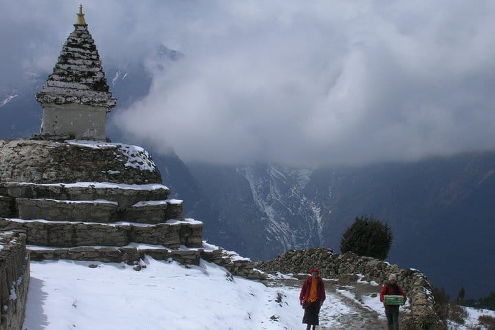 Everest Luxury Helicopter Trek – 9 Days of Comfort, Culture & Close-Up Mountain Magic