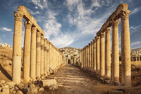 Private Day Tour to Jerash & Umm Qais: Explore Ancient Roman Ruins