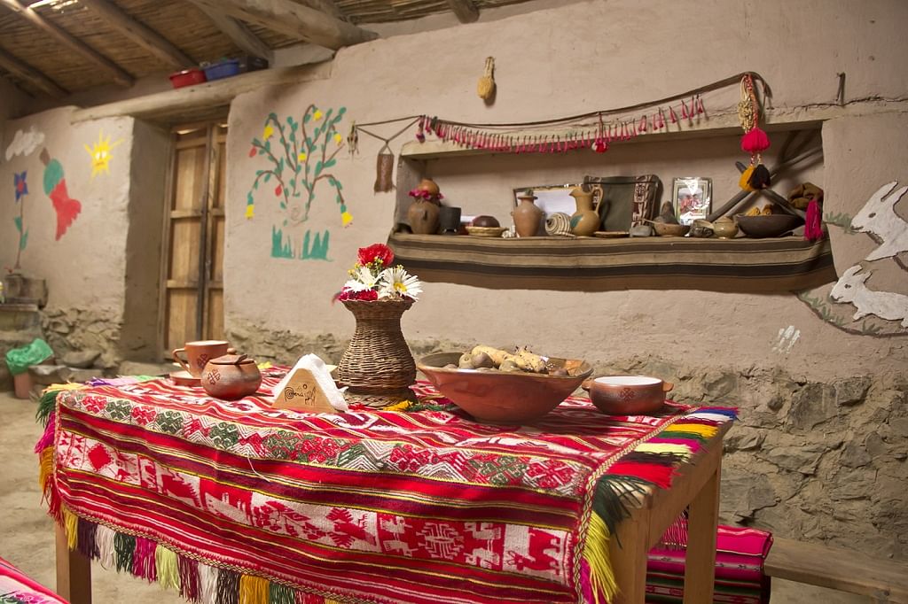 Inca Living Legacy: Private Cultural Tour of Cusco, Machu Picchu & Huilloc