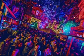 London Calling Pub Crawl Shots Pints Pubs & Good Times