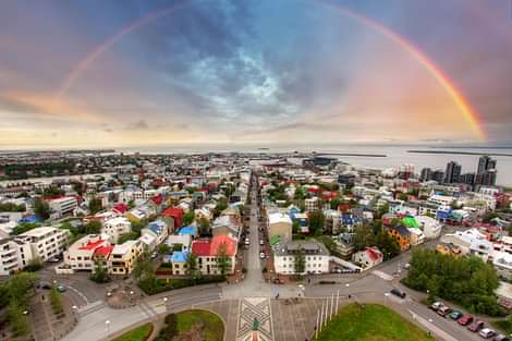 Reykjavík under Rainbow