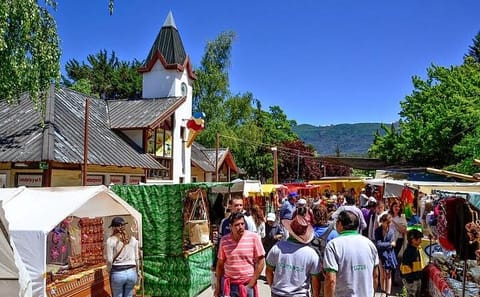 Day Trip to El Bolson and Lago Puelo from Bariloche