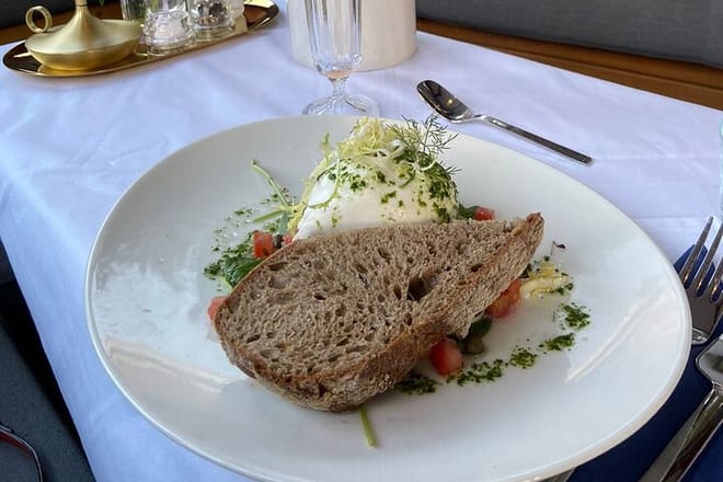 Amsterdam Breakfast Cruise on Private Luxury Boat  3