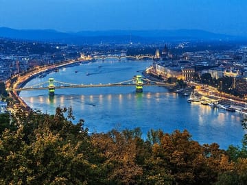 Private Cultural Tour of Budapest's Landmarks and Hidden Gems