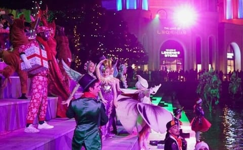 Antalya Land of Legends Night Show with Hotel Transfer