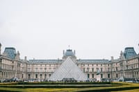 Paris Small Group Tour with Beauvais–Tillé Airport Transfer 4