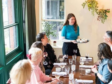 Private Vancouver City and Gastown Food Tour Experience
