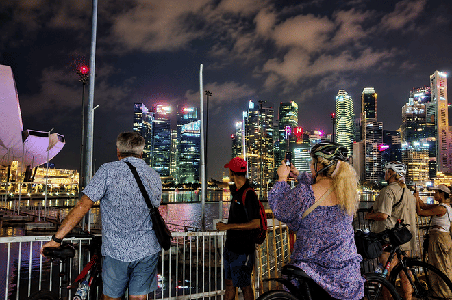 Singapore Marina Bay Small Group Night Cycling Tour 5