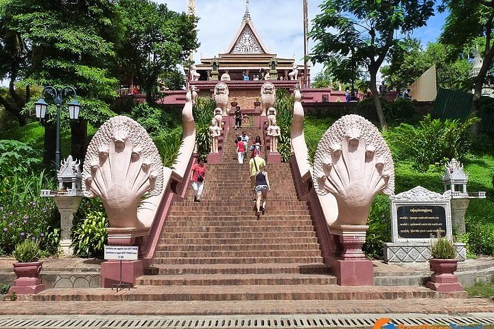 Phnom Penh & Siem Reap: Angkor Temples, Floating Village Adventure