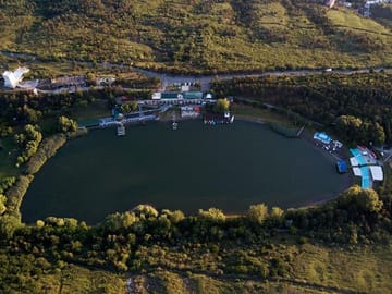 4 Full days in Georgia with private tour, free aiport