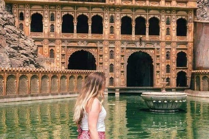 Excursion Jaipur Private Temple Tour and Enjoy with Monkey Temple Galta Ji